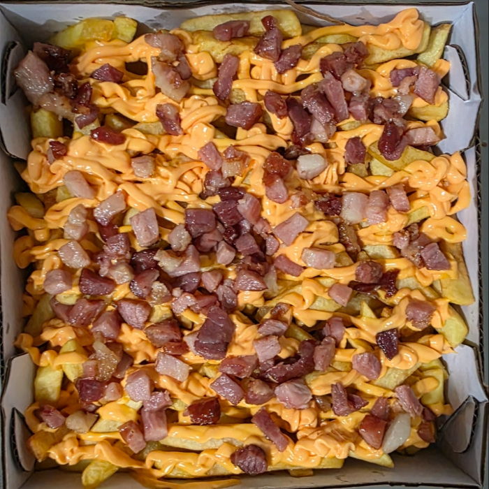 1KG BATATA FRITA COM CHEDDAR E BACON