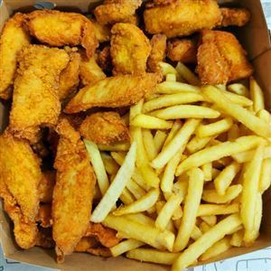 500G DE FRANGUITO  EMPANADO 300G BATATA FRITA