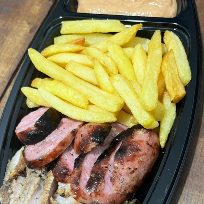 BARCA PEQUENA + BATATA FRITA + 1 COMPLEMENTO
