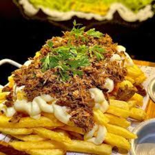 BATATA C/ COSTELA BOVINA DESFIADA E CREME CHEESE