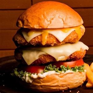 CHICKEN BURGER