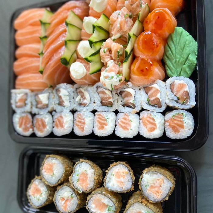 COMBINADO SUSHIMINEIRO (44PÇS) GRATIS +8 HOT FILADELFIA