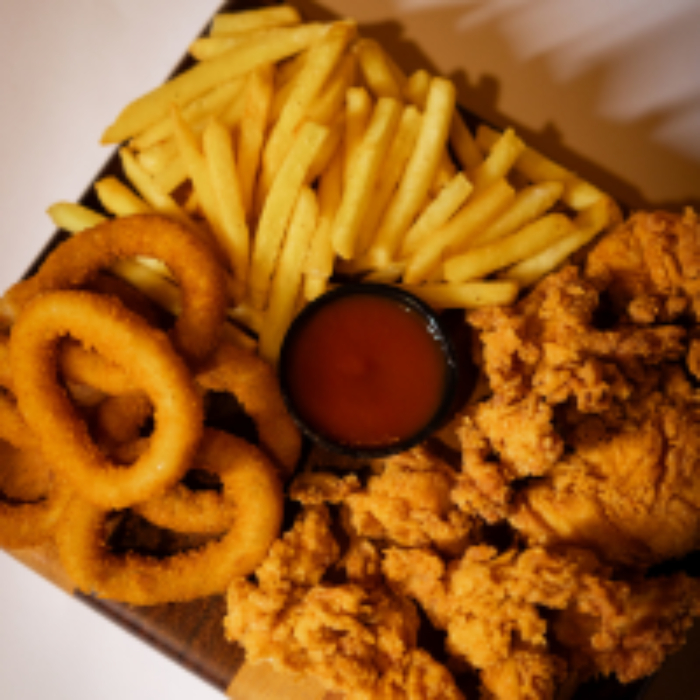 "COMBO D+ SUPREMO"  PEITO SASSIMI + BATATA FRITA+ ANEL DE CEBOLA + MOLHO