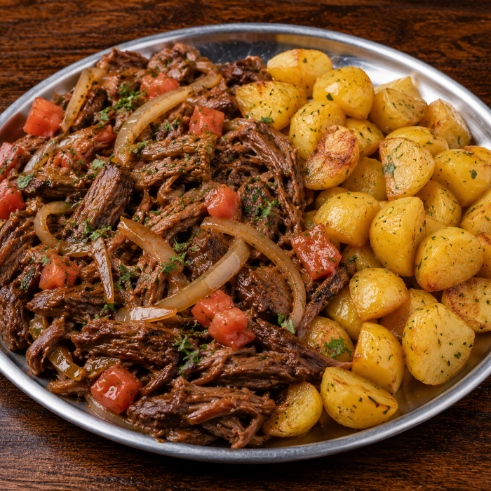 COSTELA BOVINA COM BATATA SOUTÉ