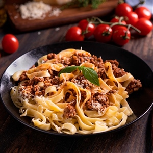 FETTUCCINI COM MOLHO BOLONHESA 300G QUENTINHO!