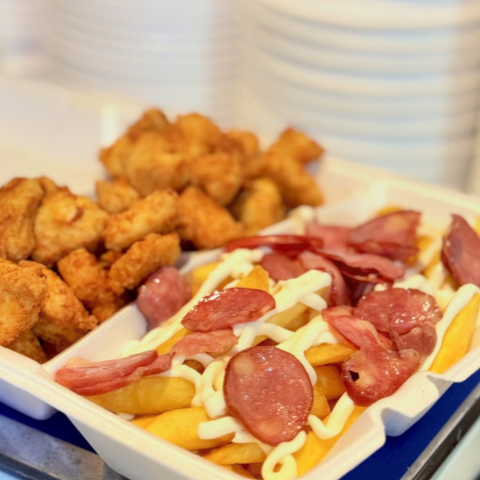 FRANGUITO 500G COM BATATA CALABRESA E CATUPIRY, COM REFRI 1,5L