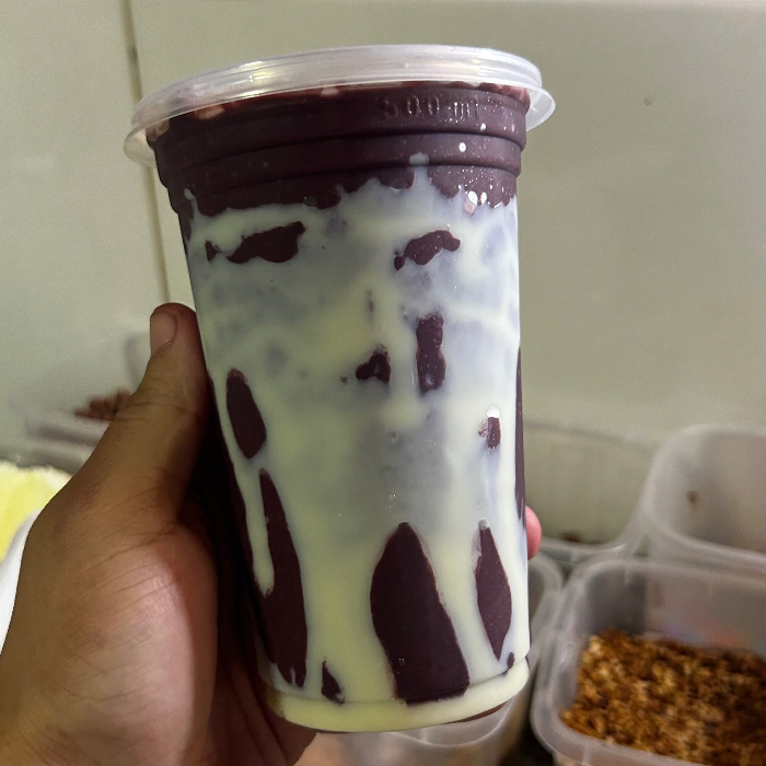 BATIDA AÇAÍ C/ MORANGO E LEITE CONDENSADO - 500ML