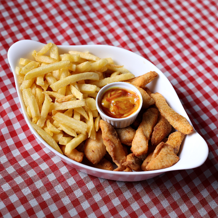 ISCA DE TILÁPIA COM FRITAS