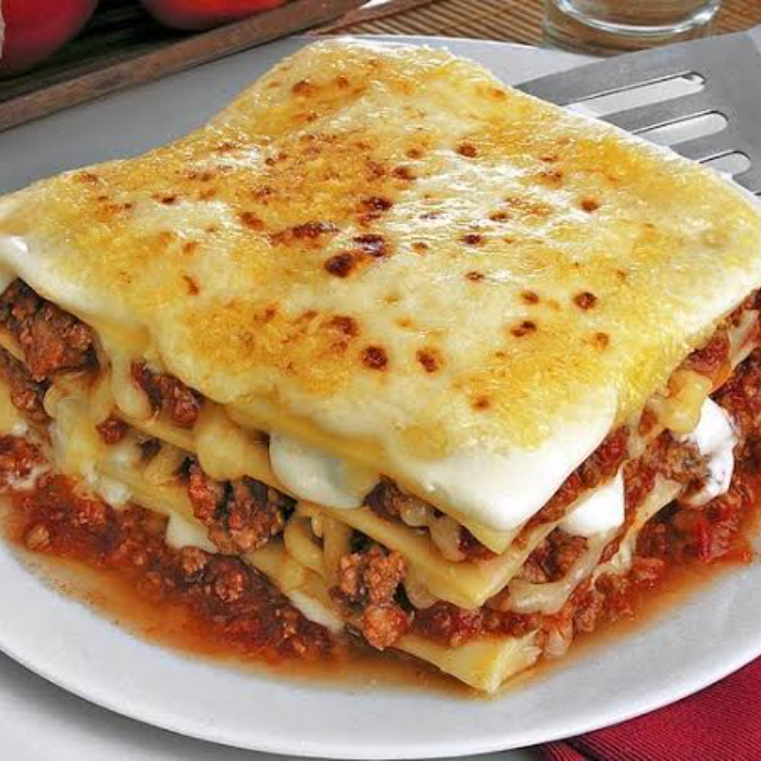 LASANHA A BOLONHESA 500 GRAMAS