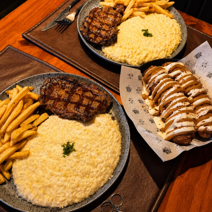 PIAMONTESE COM SOBREMESA DE BANANA EMPANADA