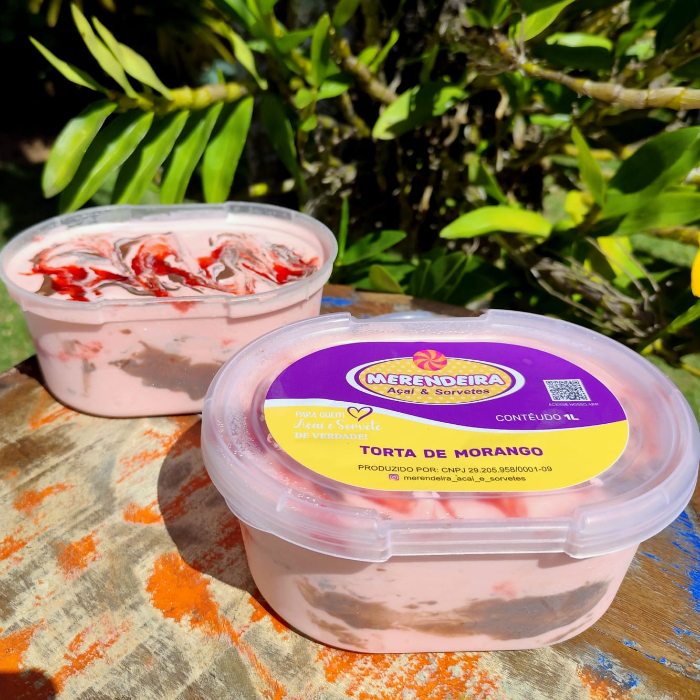 SORVETE TORTA DE MORANGO