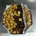 100 SALGADINHOS + 25 MINI CHURROS DE DOCE DE LEITE