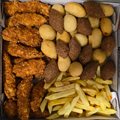 500G FRANGO CROCANTE COM 300G BATATA 40 SALGADINHOS SORTIDOS
