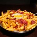 BATATA COM CHEDDAR E BACON
