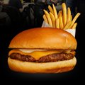BLACK BURGER CHEESE, BATATA POR $0,99