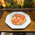 ESFIHAS - CARNE SECA COM CATUPIRY E TOMATE