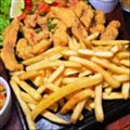 FILÉ DE TILÁPIA COM FRITAS