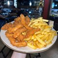 FRITAS COM FRANGO EMPANADO