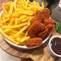 NUGGETS 6 UNIDADES COM 400G DE BATATA FRITA