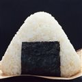 ONIGUIRI DE TEMPURÁ DE CAMARÃO COM MAIONESE DA CASA - UNIDADE