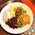 PF CUPIM DESFIADO - ARROZ BRANCO, FEIJÃO EM CALDO, PURÊ DE BATATA, SALADA DE ALFACE E TOMATE