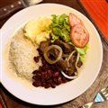 PF ISCA DE BOI - ARROZ BRANCO, FEIJÃO EM CALDO, PURÊ DE BATATA , ALFACE E TOMATE