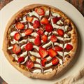 PIZZA DE NUTELLA COM MORANGO