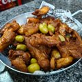 PORÇÃO DE FRANGO À PASSARINHO