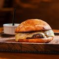 PÃO CARNE E QUEIJO