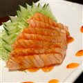 SASHIMI DE SALMÃO FLAMBADO