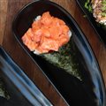 TEMAKI SALMÃO EM CUBOS