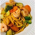 YAKISOBA DE CAMARÃO